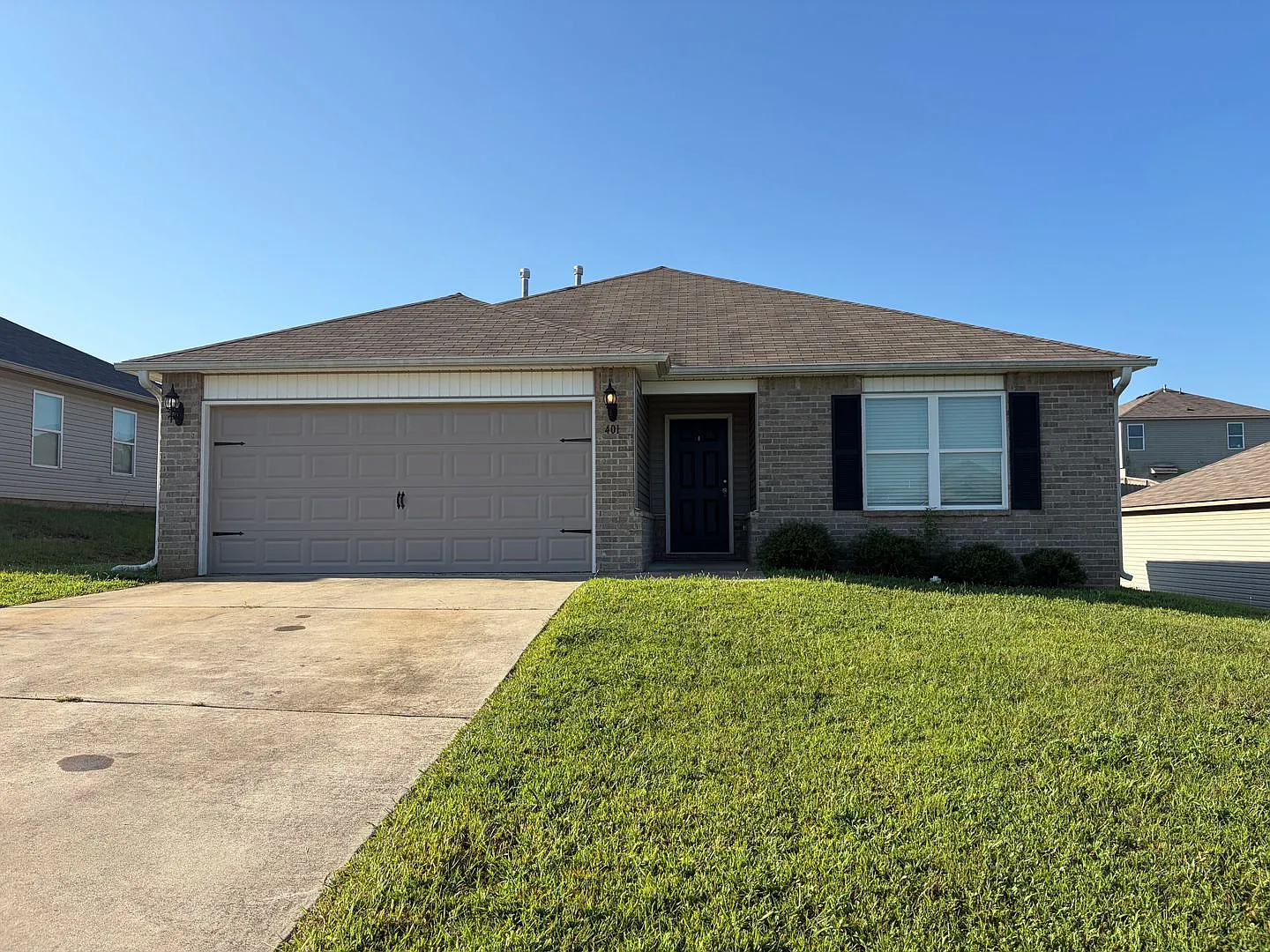 Modern 3-Bedroom Home with Spacious Backyard in Pell City — Photo 1