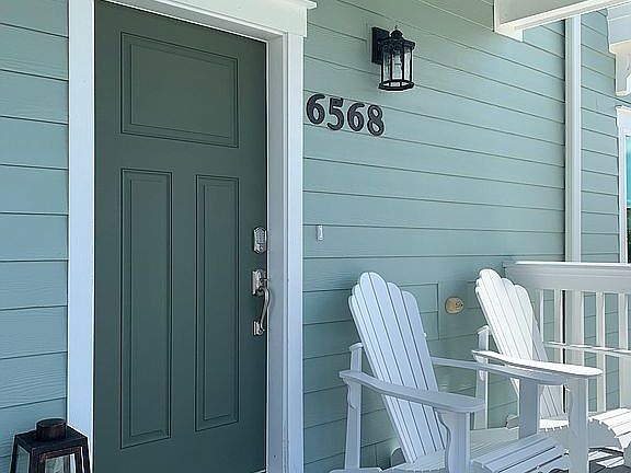 3rd image of 6568 Carlinga Dr