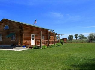 720 Country Rd, Thermopolis, WY 82443