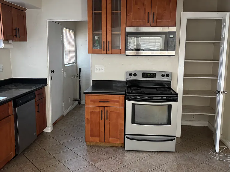 448 Coffee Rd — Photo 1
