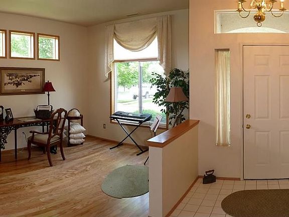 2nd image of 2552 Prestwick Dr