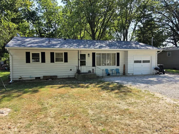 108 N Linton St, Odin, IL 62870