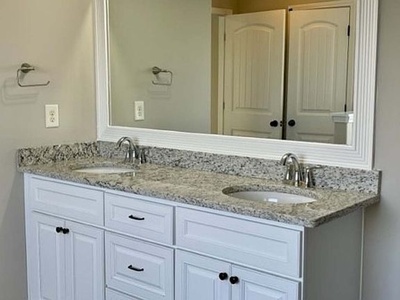 3rd image of 26 Bradley Dr