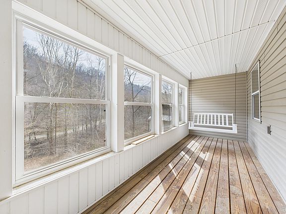 5th image of 323 Upper Silver Creek Rd