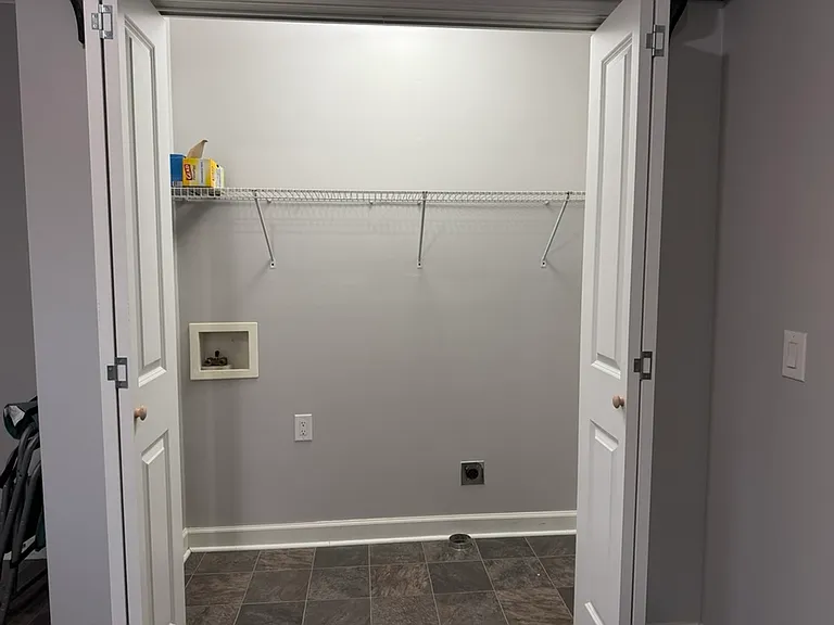 818 Lynwood Dr — Photo 9