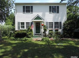 1411 N Windsor Ave, Bay Shore, NY 11706