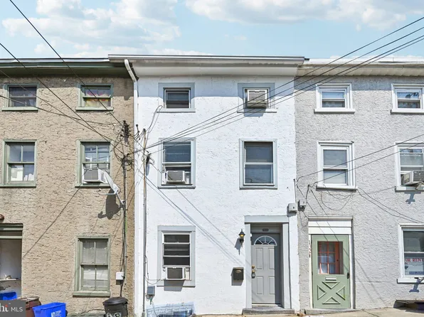 130 Conarroe St, Philadelphia, PA 19127