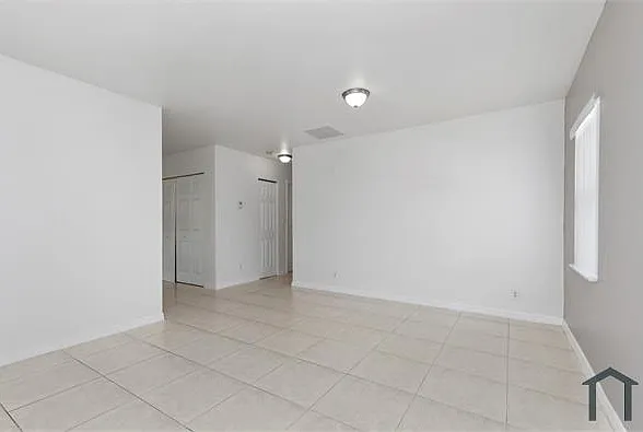 22 SW 6th St #1 — Photo 16