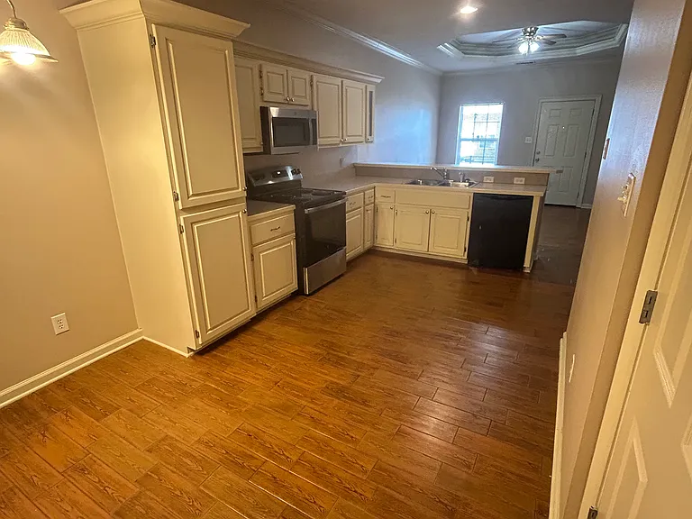 201 Powell Dr #E — Photo 17