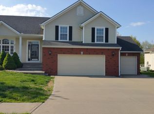 4712 Wilshire Dr, Saint Joseph, MO 64506