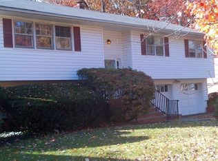 11 Manor Rd, Livingston, NJ 07039