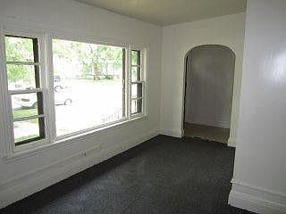 3rd image of 515 S Rosewood Ave