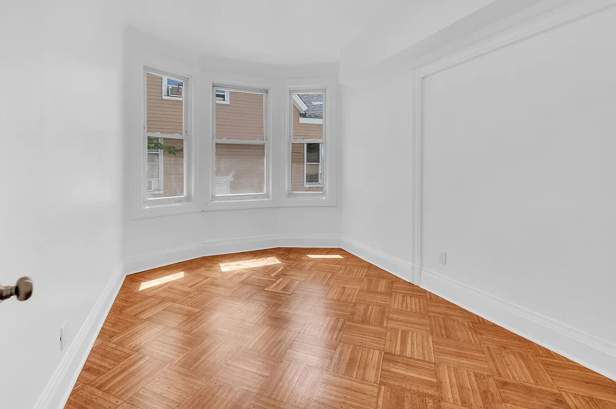 Building Photo - 44 Farley Ave #2