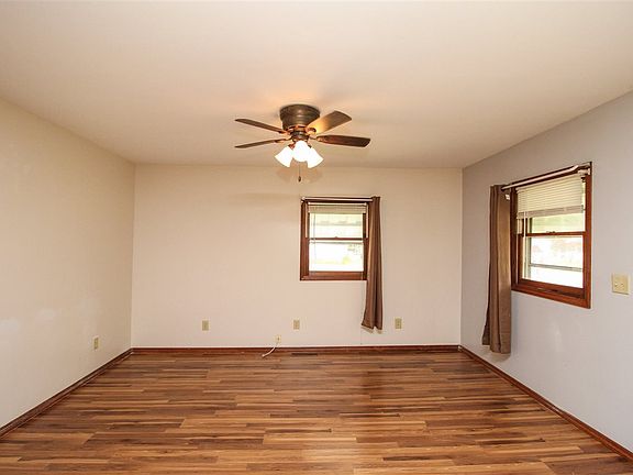 4th image of 1503 Tremont St