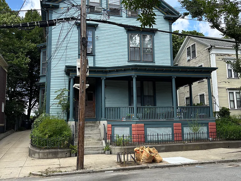 89 Oak St #1 — Photo 1