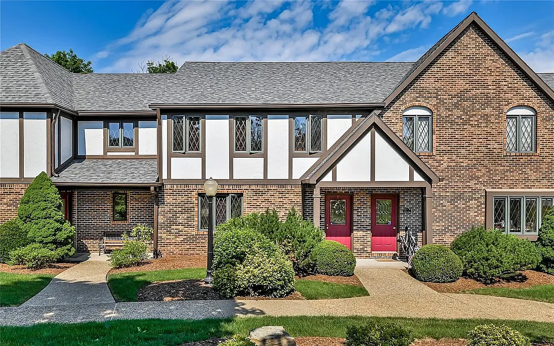 1589 Stone Mansion Dr — Photo 1