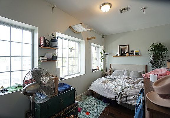 3rd image of 626 Lafayette Ave APT 2