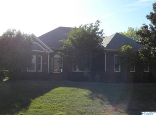 104 Nobleton Ln, Huntsville, AL 35806