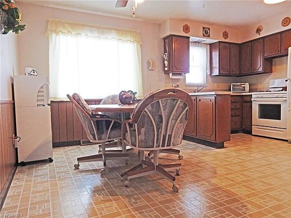 4th image of 4395 Starlight Dr