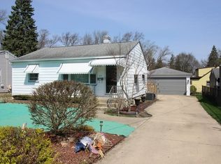 808 Schiller St, Elgin, IL 60123