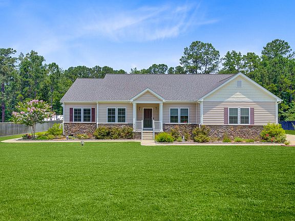 3rd image of 708 Tierra Loop