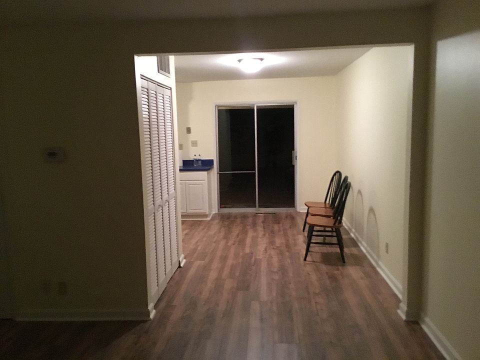 1st image of 115 N College Dr