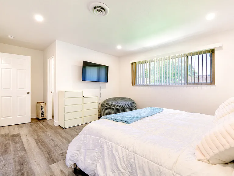 9042 El Oro Plaza Dr — Photo 32