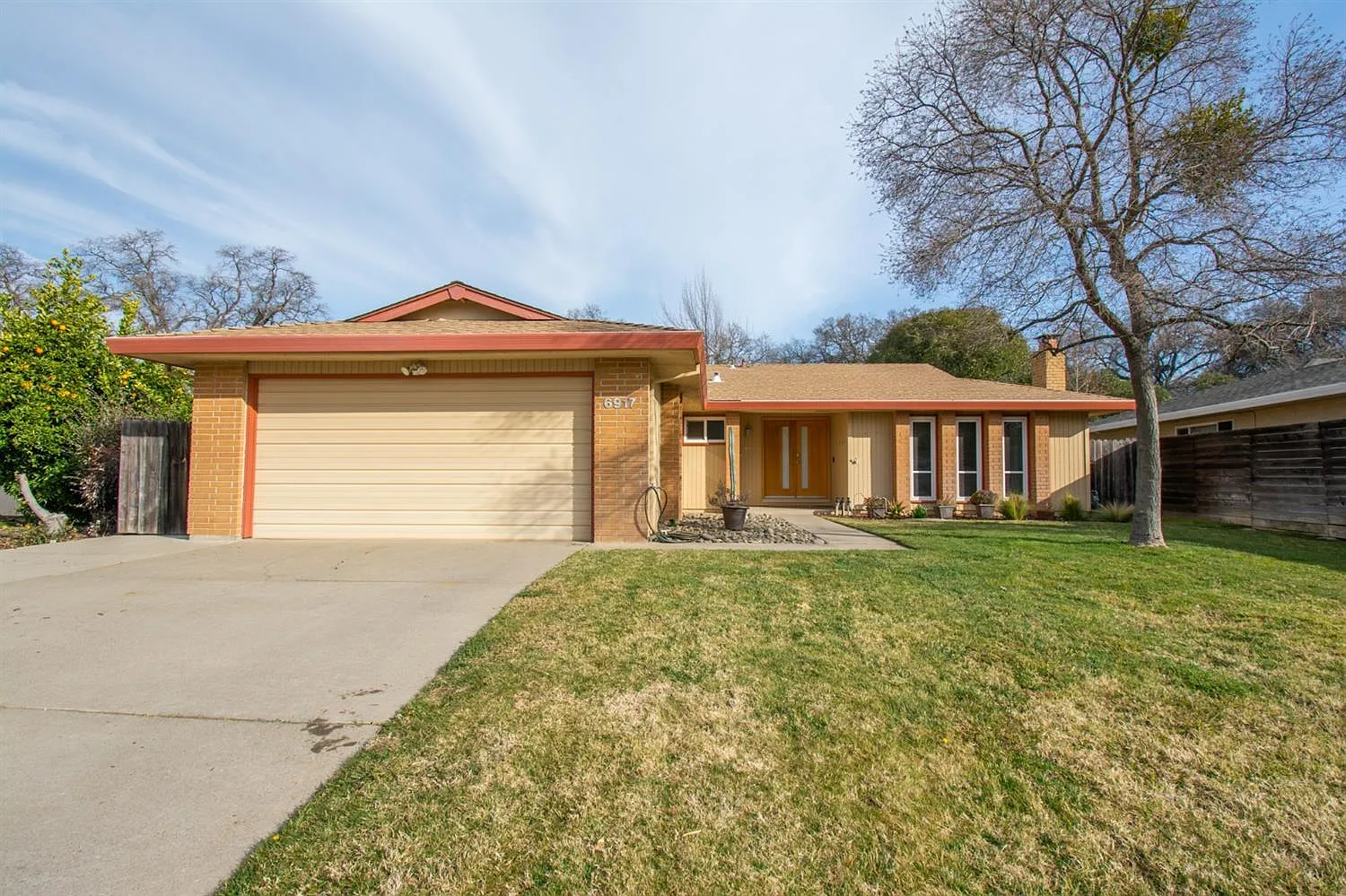 6917 Brookcrest Way photo 1
