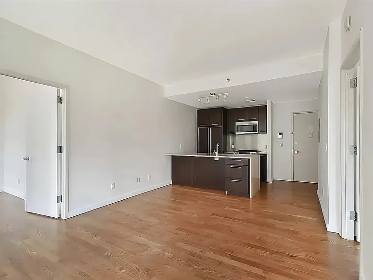 342 E 110th St #7E — Photo 2