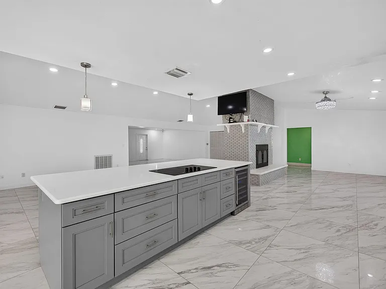 2101 SE Bisbee St — Photo 9