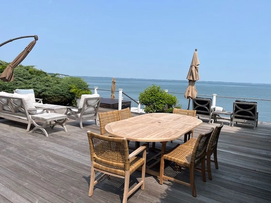 Fabulous Water Views — Photo 4