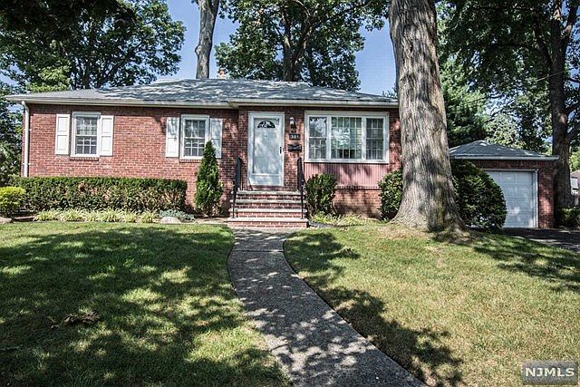 1st image of 301 Luhmann Dr