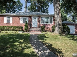 301 Luhmann Dr, New Milford, NJ 07646