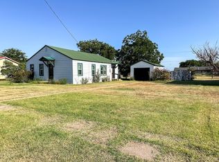 208 Jago St, Quitaque, TX 79255