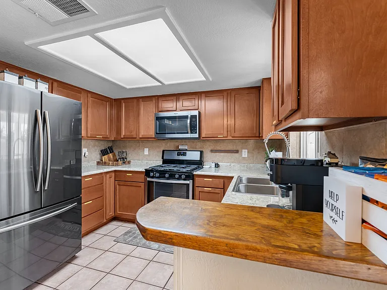 8742 W Meadowbrook Ave — Photo 11