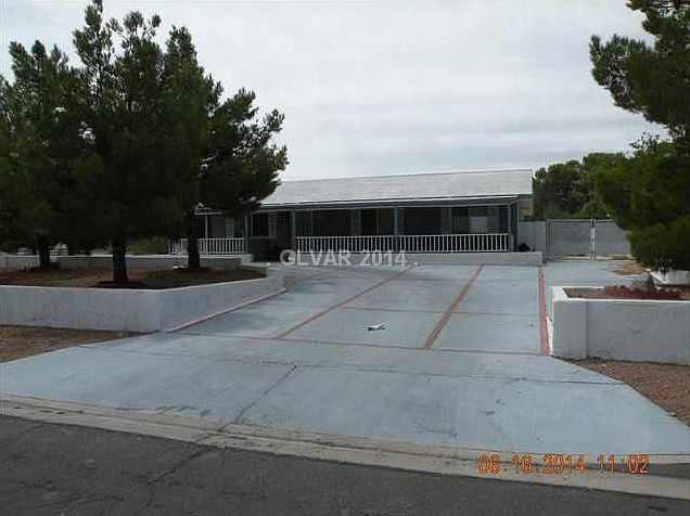 1st image of 839 S San Eduardo Ave
