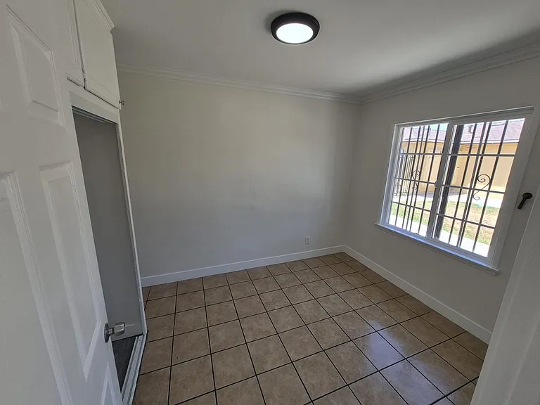 428 N Poplar Ave — Photo 16
