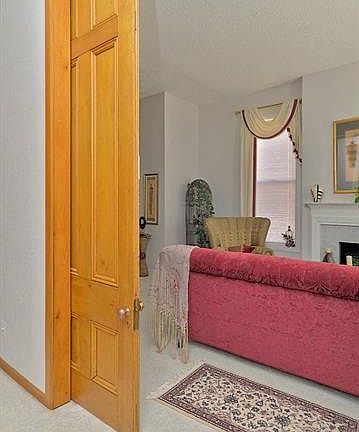 4th image of 2043 Sidney St