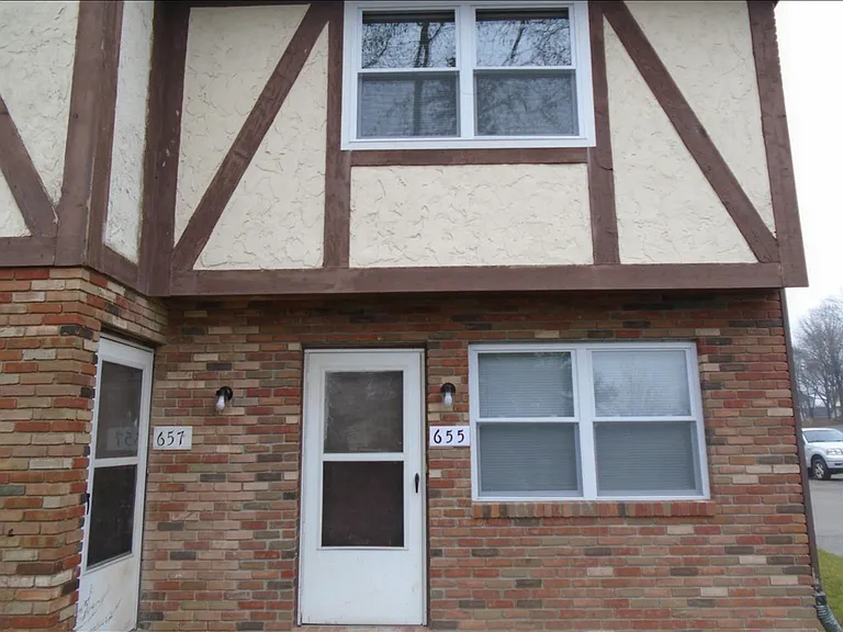 655 Colony Rd — Photo 9