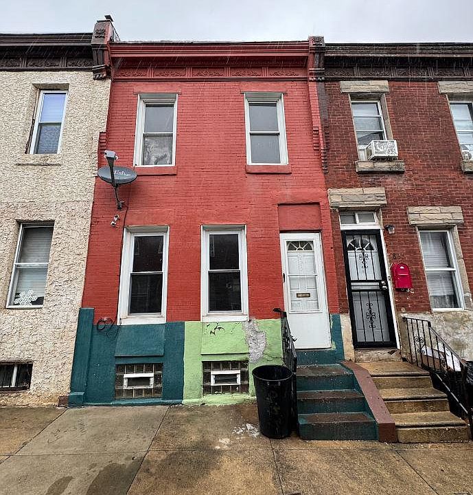 1st image of 833 E Willard St