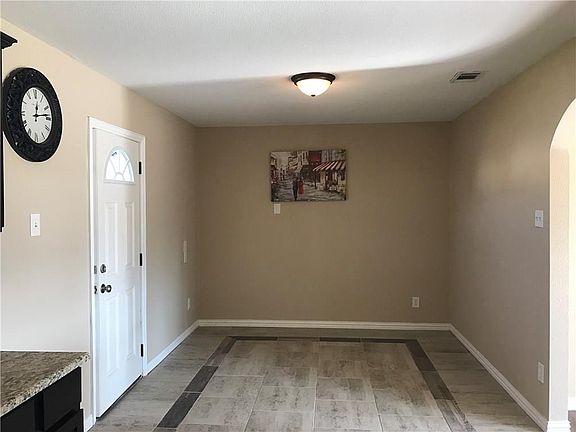 3rd image of 4447 Bridle Wood Dr