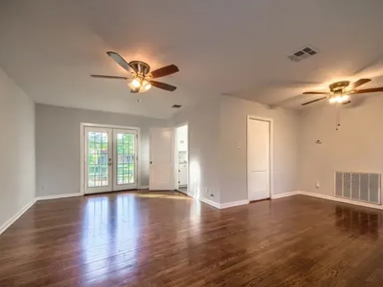 138 Norfolk Pl — Photo 5