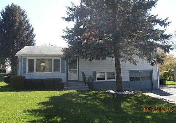 1st image of 23 Birch Dr