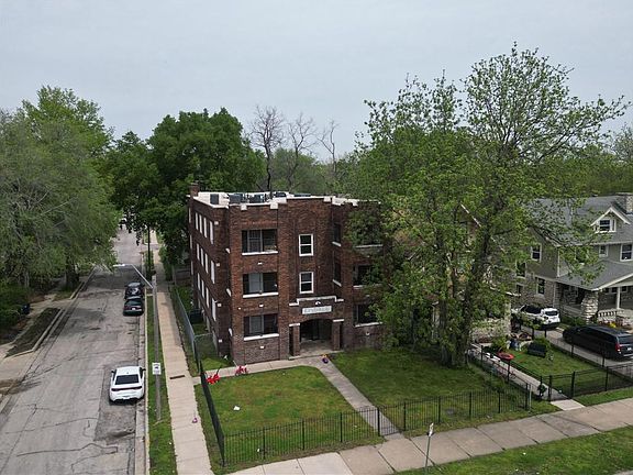 2nd image of 3000 E Linwood Blvd