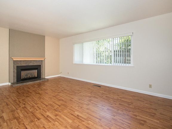 5th image of 2259 Middletown Dr