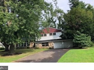 1105 Rock Creek Dr, Wyncote, PA 19095