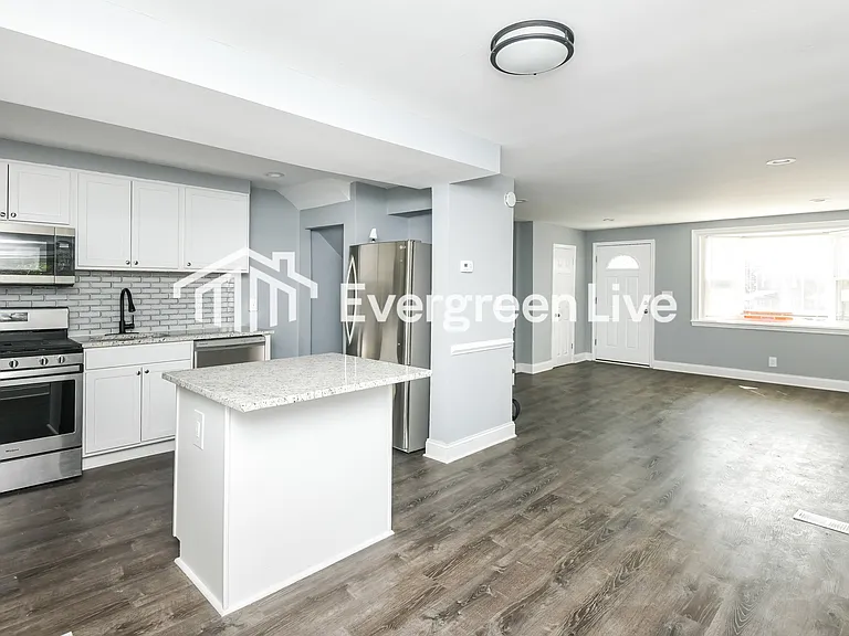 3412 Fleetwood Ave — Photo 4