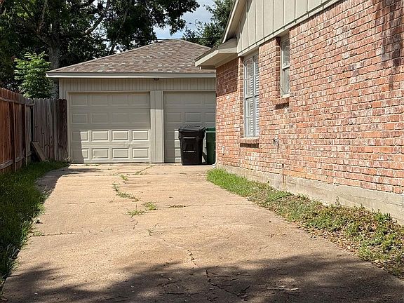 5th image of 9002 Roos Rd