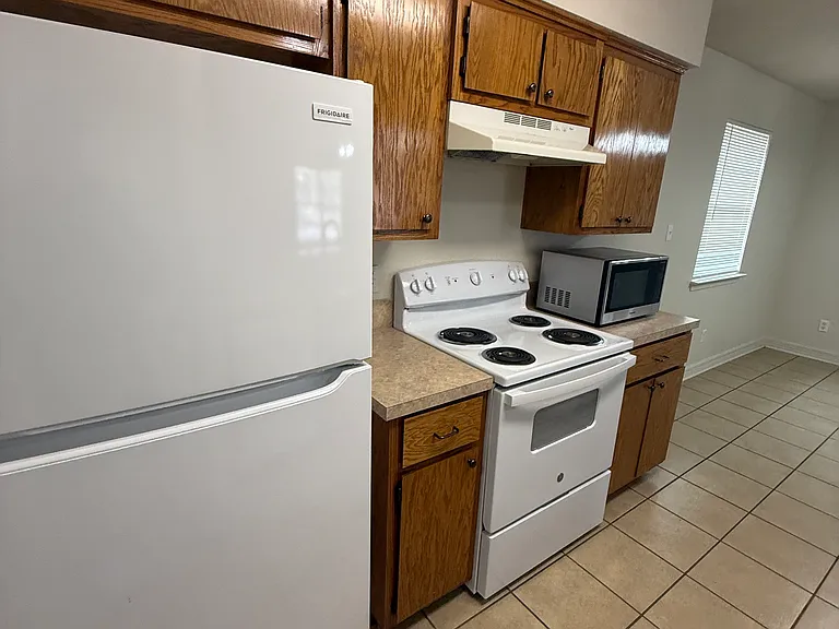 820 N Beal St #B — Photo 7