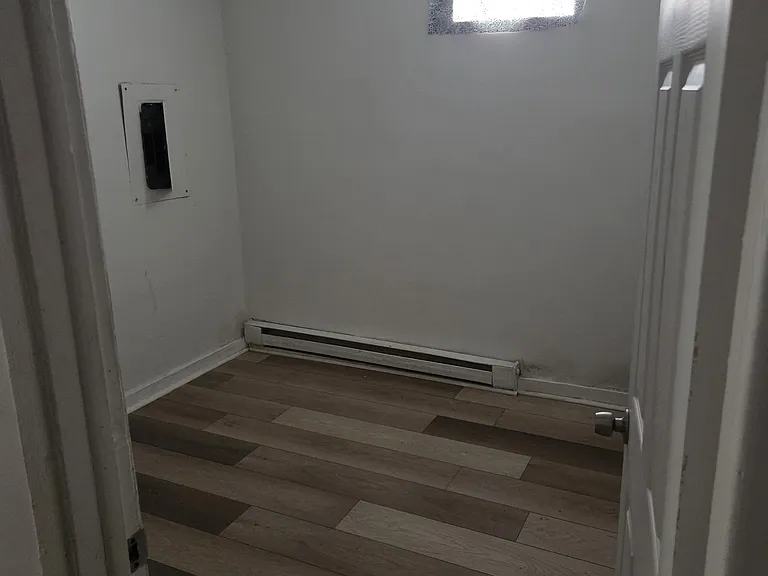 578 Crane St #1 — Photo 3